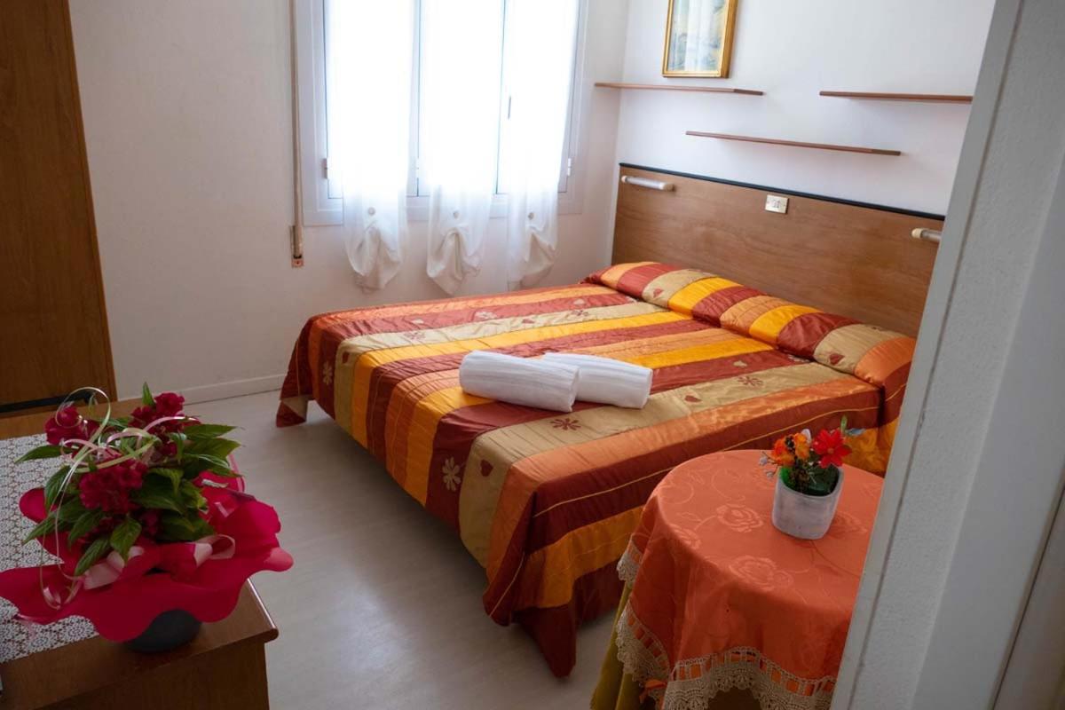 Hotel Fortuna San Bartolomeo Al Mare Esterno foto